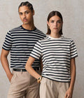 03981 Off White/Navy Model